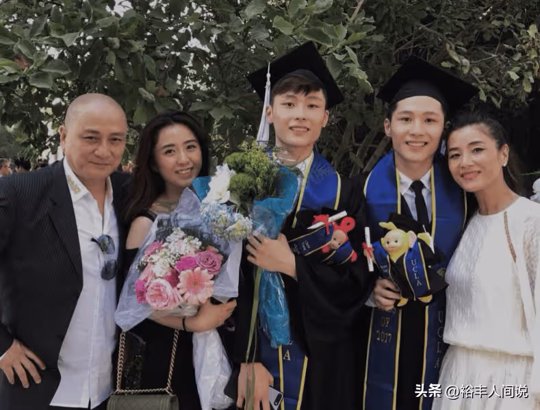 湯鎮業陪大女兒吃飯！一頓飯消費1400元不嫌貴，共育有六個兒女