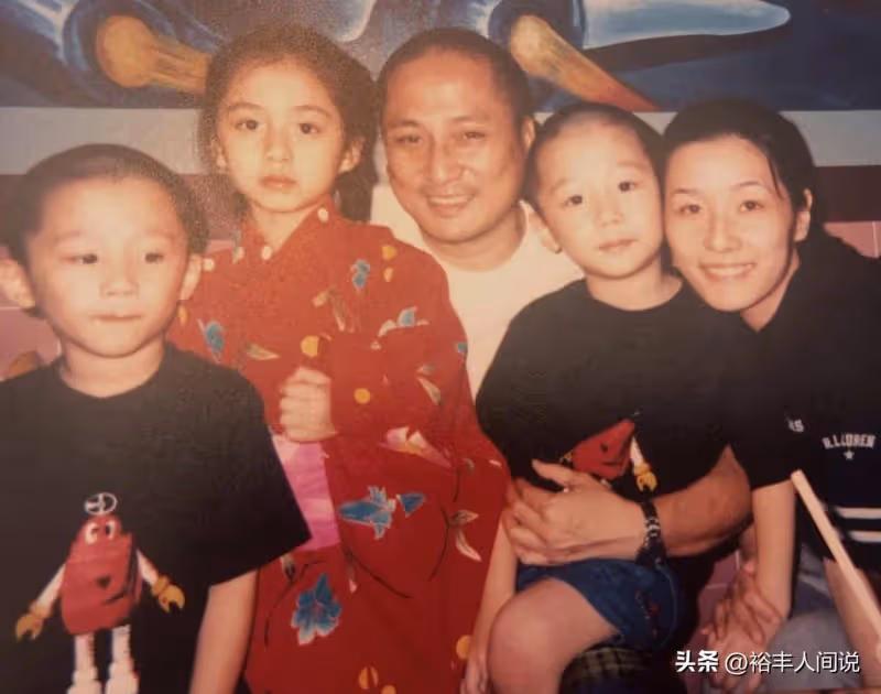 湯鎮業陪大女兒吃飯！一頓飯消費1400元不嫌貴，共育有六個兒女
