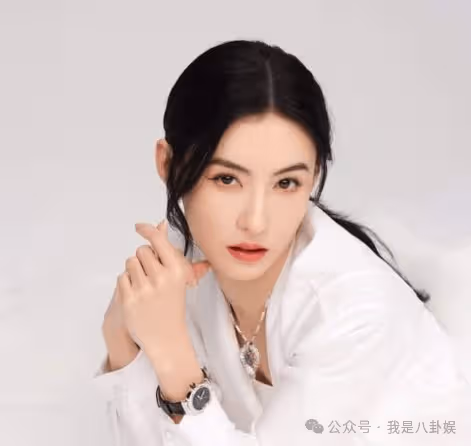 張柏芝二度離婚,與三胎生父現身公證處,發文「不被珍惜」引遐想