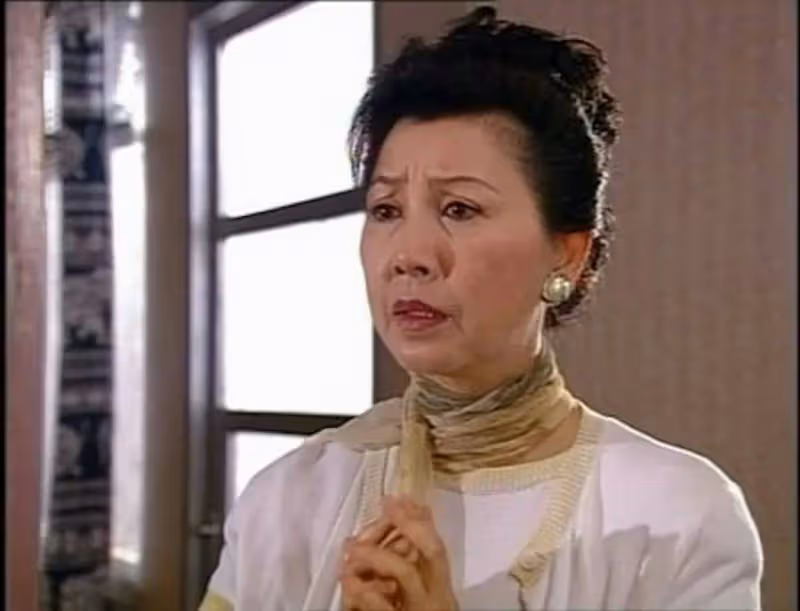TVB資深綠葉84歲依然堅持拍劇,首次挑戰反派,曾多次在美國加拿大拍戲