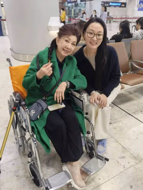 TVB資深綠葉84歲依然堅持拍劇,首次挑戰反派,曾多次在美國加拿大拍戲