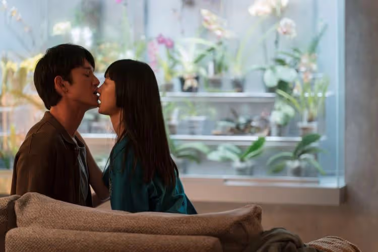 吳慷仁變海王！伸舌約砲樣樣來　又吃又舔女演員腳趾