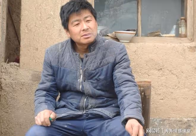 父親去世那年春季,我們一家沒錢過年,那晚下雪天我家傳來敲門聲