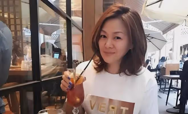 她是郭富城高調公開的初戀,氣質絕佳,神似關之琳,59歲風韻猶存
