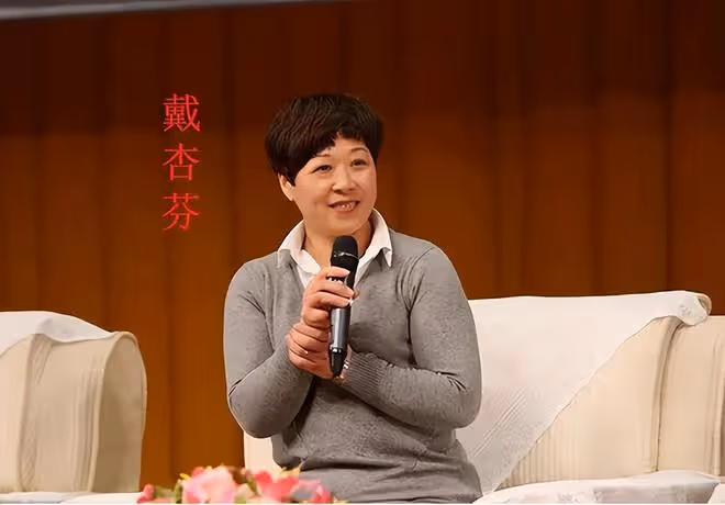 1993年,女會計拿出30元給乞丐做路費,乞丐20年後拿百萬支票報恩