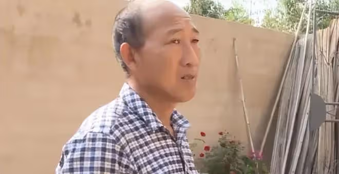 回顧51歲男子和兩任妻子同住,前妻住一樓、現任二樓整天雞飛狗跳