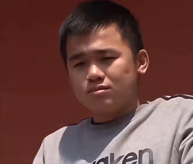 16年廣東男子吃炸生蚝,感覺味道很熟悉,意外找到失散13年的父親