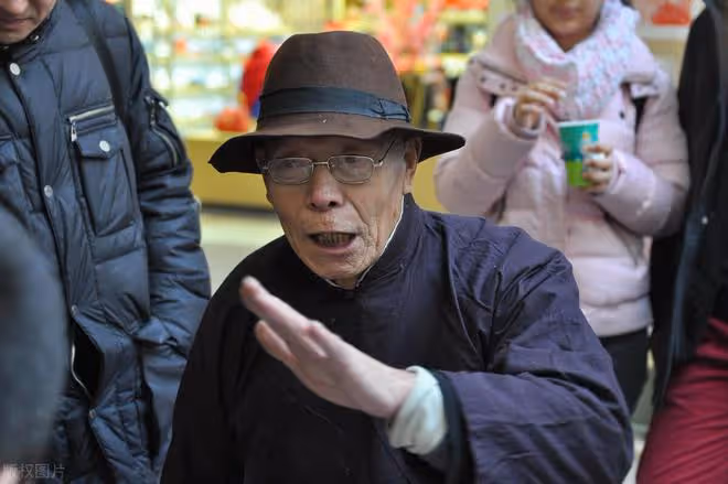 同事的晚年經歷讓我明白：本事再大，退休後都要接受邊緣化的現實