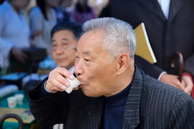 同事的晚年經歷讓我明白：本事再大，退休後都要接受邊緣化的現實