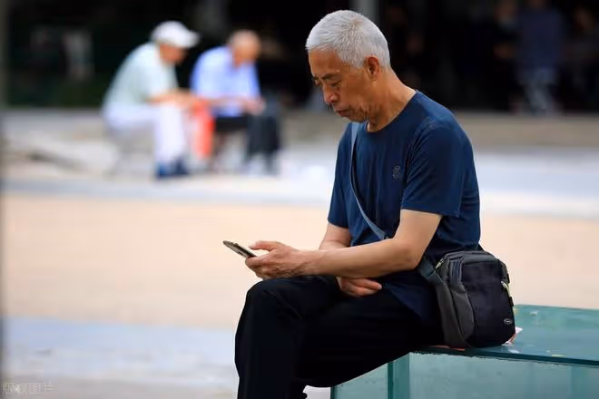 同事的晚年經歷讓我明白：本事再大，退休後都要接受邊緣化的現實