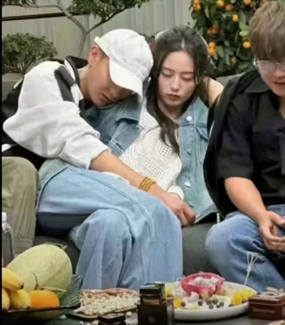 答非所問!徐藝洋被問和老闆黃子韜相處之道!直接笑翻在評論區里