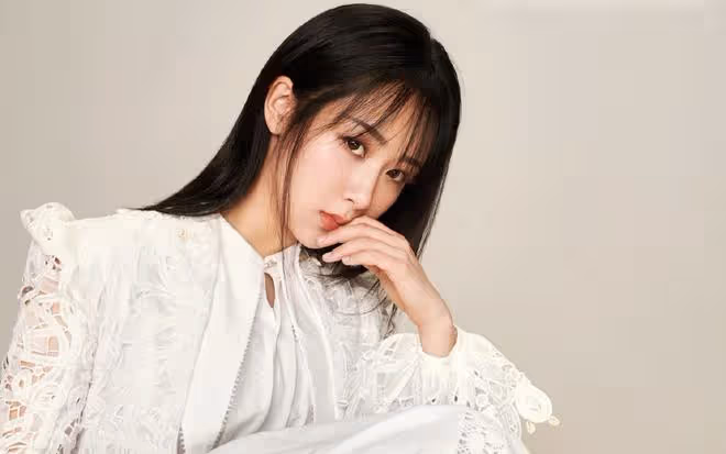 楊紫力挺女性獨立,坦言事業是擺脫焦慮關鍵,引發熱議