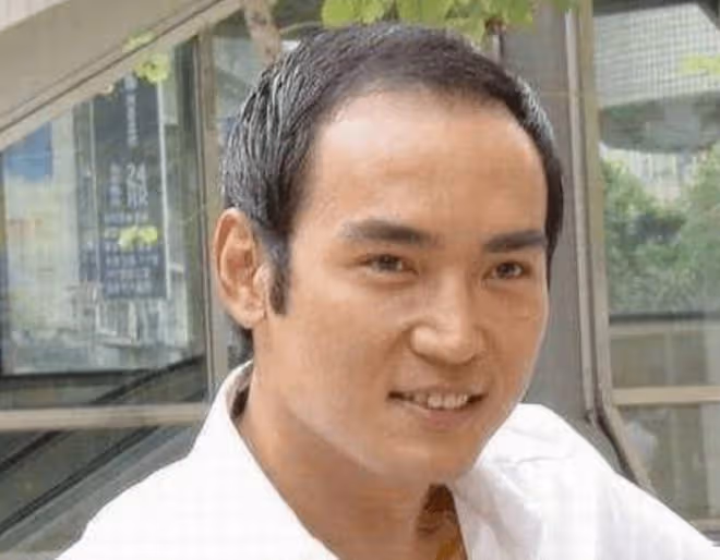 男神禿頭大賞:有人自然衰老依然帥氣,有人發福面目全非