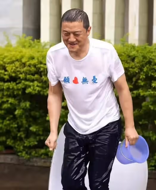 男神禿頭大賞:有人自然衰老依然帥氣,有人發福面目全非
