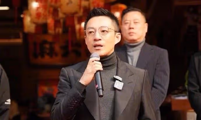 汪小菲賣貨直播被兒子砸場！8歲箖箖吃過喊「一股屎味」