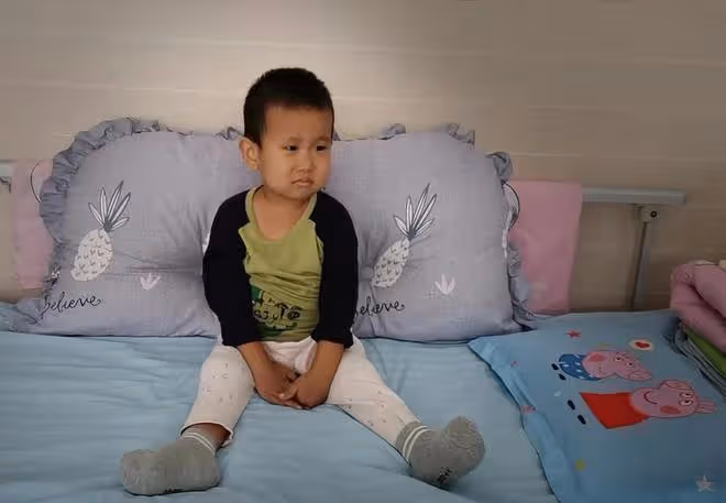 農村小伙頂住壓力娶三婚女人,誰料生下孩子不久就悲劇了