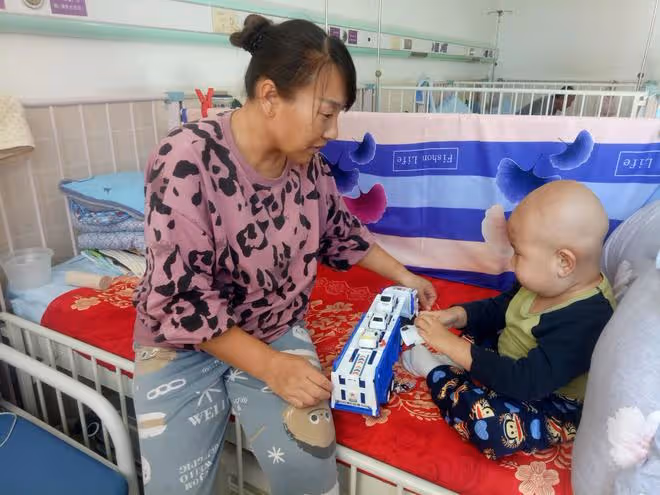 農村小伙頂住壓力娶三婚女人,誰料生下孩子不久就悲劇了