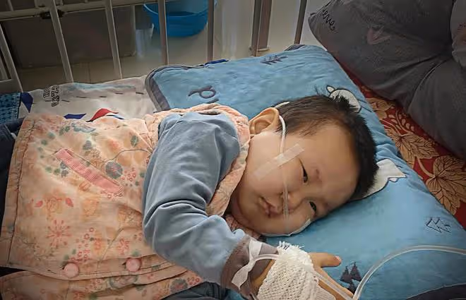 農村小伙頂住壓力娶三婚女人,誰料生下孩子不久就悲劇了
