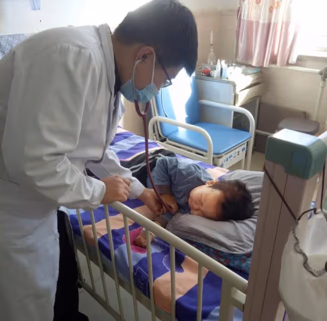 農村小伙頂住壓力娶三婚女人,誰料生下孩子不久就悲劇了
