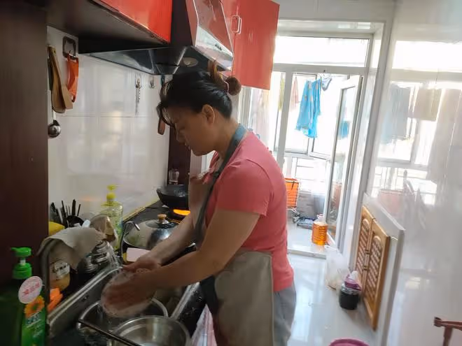 女童反覆低燒確診重病,單親媽媽欲哭無淚,4個姐姐暖心賣糧救娃