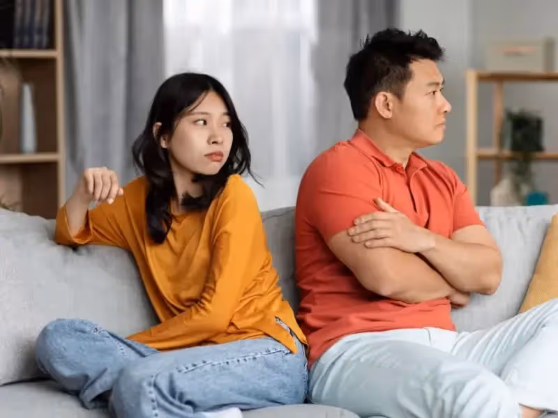 結婚時，媽媽給我一本「只有1000元的存摺」，當時被很多人說閒話，媽媽不夠疼我，直到離婚後，請老公「拿存摺到銀行跑一趟」，銀行竟嚇報警～