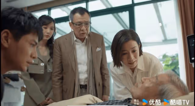 新劇上演「父女戀」獲贊!TVB知名老戲骨身世背景顯赫,曾兩度險死