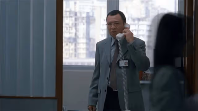 新劇上演「父女戀」獲贊！TVB知名老戲骨身世背景顯赫，曾兩度險死