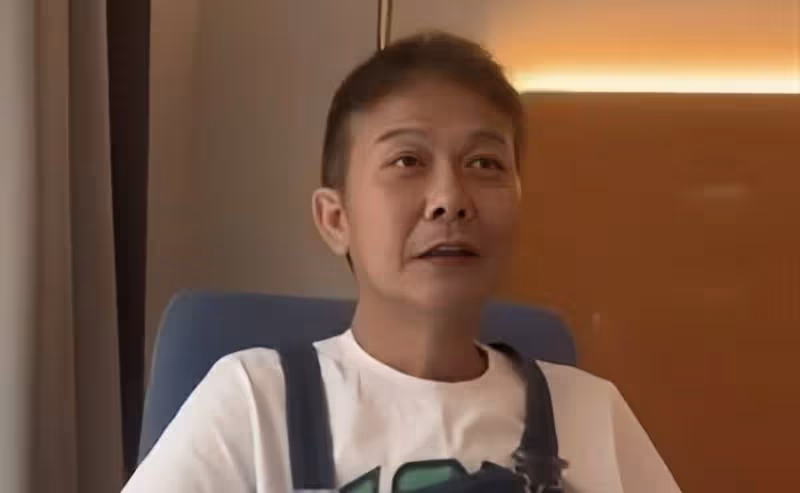 香港男星錢小豪患病瘦到脫相,十年沒有夫妻生活,自嘲像公公一樣