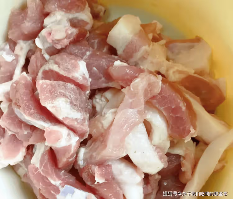 炸酥肉,用麵粉還是澱粉?牢記「211」比例,酥脆不回軟,真香