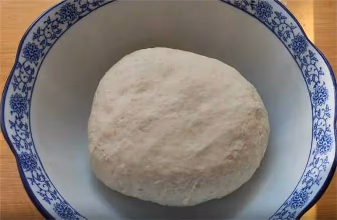 做餅老是又干又硬?試試這個方法,保證個個柔軟筋道,層層分明