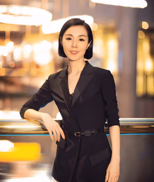 她是最乾淨的女演員，靠姜文成名，出道27年0緋聞，51歲仍是女神
