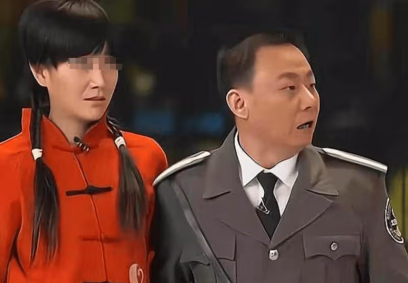 他是國家一級演員,九次登上春晚,為治妻子「皮膚病」傾家蕩產,如今活成這樣