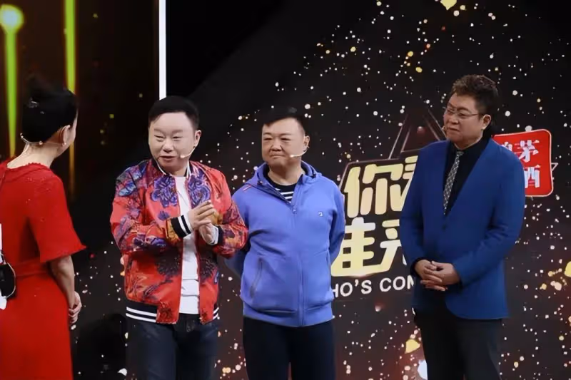 他是國家一級演員,九次登上春晚,為治妻子「皮膚病」傾家蕩產,如今活成這樣