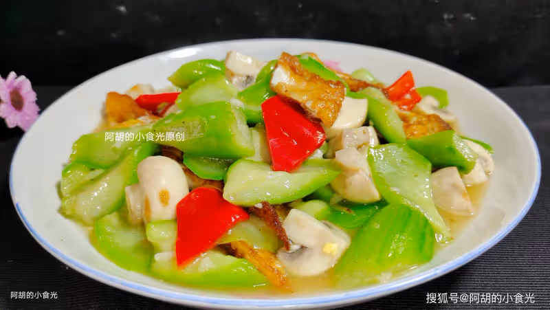 絲瓜和它絕配,低成本大美味!一鍋炒鮮翻天,一口開胃、口口鮮嫩沒對手