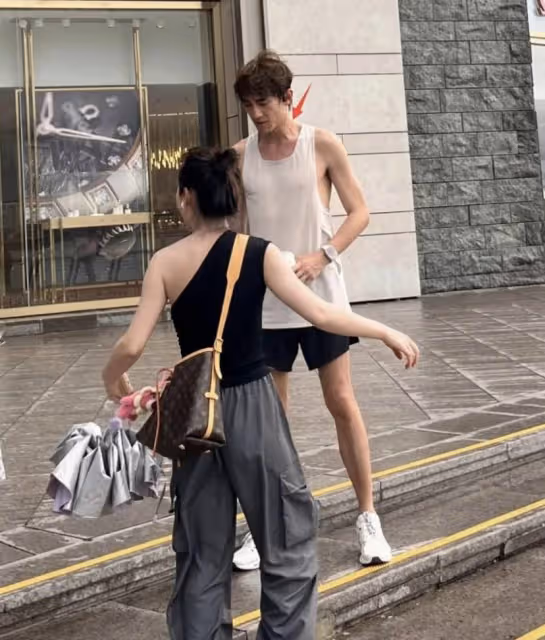 不要命了?36歲林更新減肥上癮,腿上全是傷顯病態,瘦脫相認不出