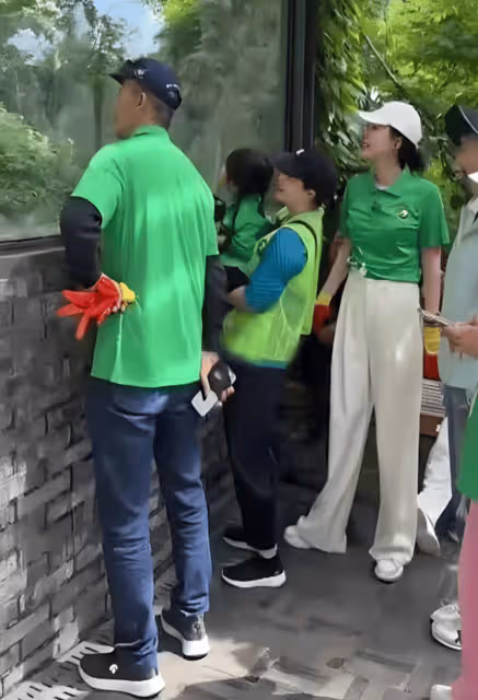 73歲王石退居幕後享受天倫，3歲女兒暴風抽高，田朴珺太寵老王！