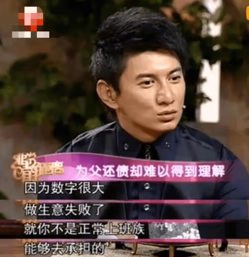53歲吳奇隆帶兒子逛商場,5歲步步帥氣可愛,劉詩詩公公罕見現身
