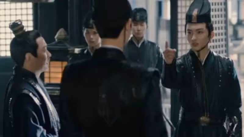 一臉「丫鬟」模樣,卻非要演「第一美人」,全程翻白眼,看著難受