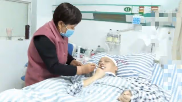 2021年,男子出車禍,妻子拒絕賣房救夫:車禍時他車裡有四個女人