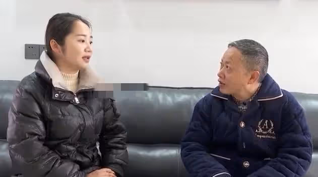 2021年,男子出車禍,妻子拒絕賣房救夫:車禍時他車裡有四個女人