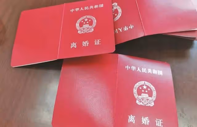 3年前,山東62歲大媽迷上廣場舞后染上愛滋,丈夫崩潰送妻子上路