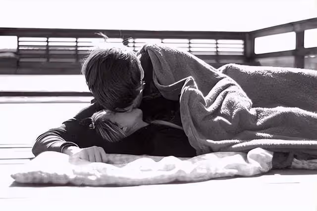 回顧:50歲男子侮辱26歲婦女,屢次被傷害後,竟然愛上施暴者!