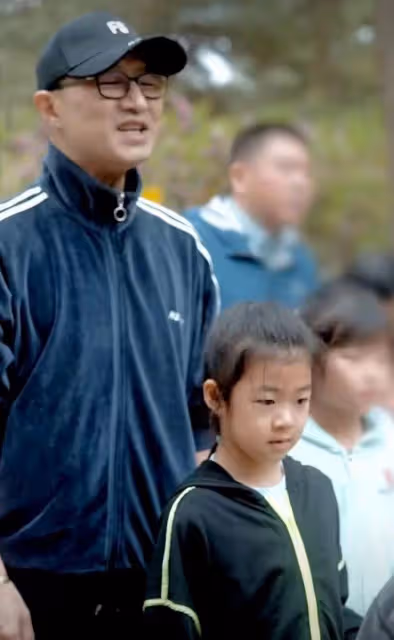 汪峰兒童節陪女友,章子怡陪孩子,差距一目了然