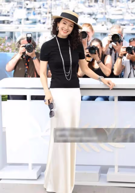 汪峰兒童節陪女友,章子怡陪孩子,差距一目了然