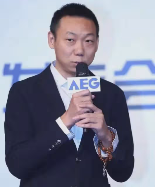 張柏芝被前經紀人爆料像狗似地跟他表忠,4000萬片酬到手就翻臉!