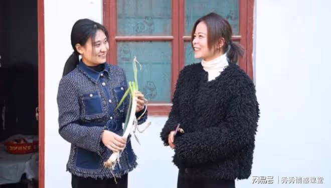 小姑子來我家養胎,我出門碰上一個熟人,回家就讓小姑子滾