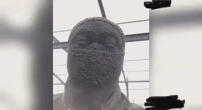 生活不易!男子曬下班後曬自己的樣子,硬生生被灰塵蓋住了整個臉