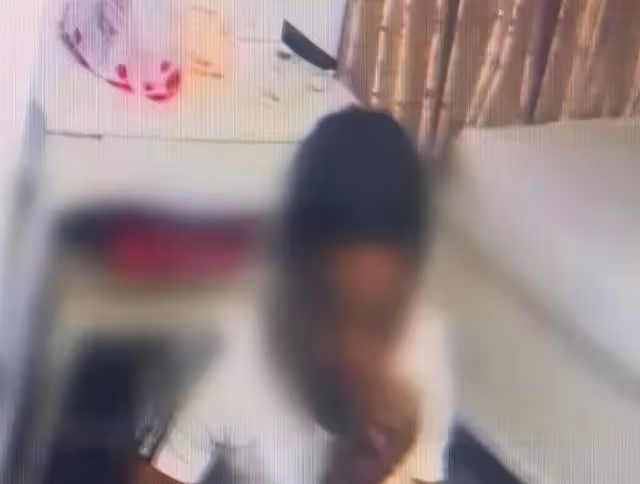 紀實:女子被迫以身抵債,嫌債主太粗魯,哭著辱罵:你真像狗熊