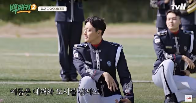 李到晛無預警現身綜藝熱舞！合體安普賢互動，可愛喊白種元爸爸