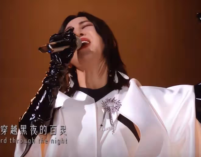 不會唱別尬唱！戚薇一出手，讓觀眾看清瞎唱有多離譜